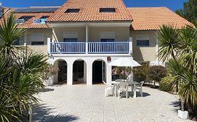Les Vagues Hotel Restaurant